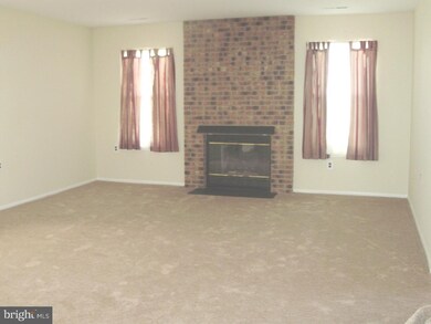 157 Lakebridge Dr, Woodbury, NJ 08096 - photo 5