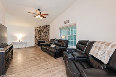 1146 Pheasant Trail, Carol Stream, IL 60188 - photo 5