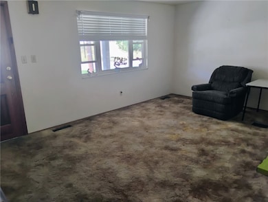 227 Parklane Dr, Braddock, PA 15104 - photo 5