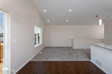 43-Living Area_1037