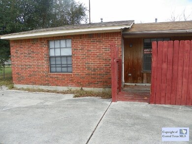 968 E Cedar St unit 201, Seguin, TX 78155 - photo 2