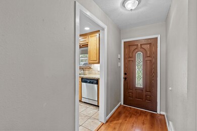 42 Shadowbrook Ln, Hurst, TX 76053 - photo 2