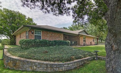 220 De la Cruz St, Weatherford, TX 76085 - photo 3