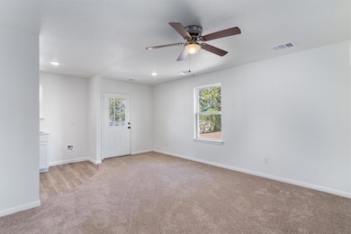 2002 W 2nd St unit 402, Taylor, TX 76574 - photo 3