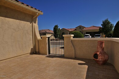 7273 W Cinder Brook Way-large-004-025-Fr
