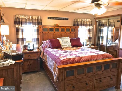 37 W Side Ave, Hagerstown, MD 21740 - photo 5