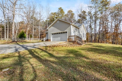 1405 Pratt Rd, Pinnacle, NC 27043 - photo 2