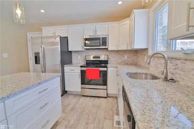 935 Kossuth St, Freemansburg, PA 18017 - photo 4