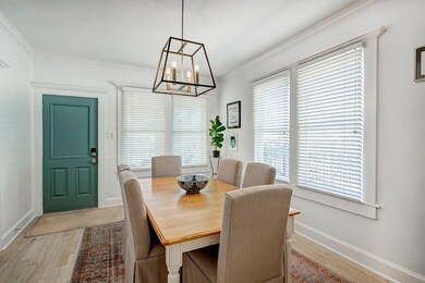 613 Aurora St, Houston, TX 77008 - photo 4