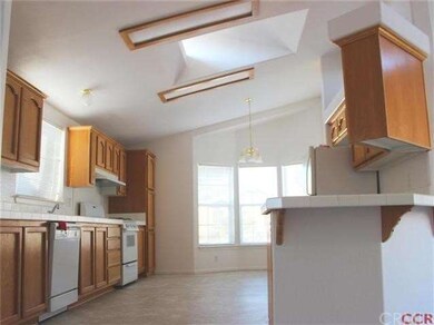 Large, open, bright kitchen!