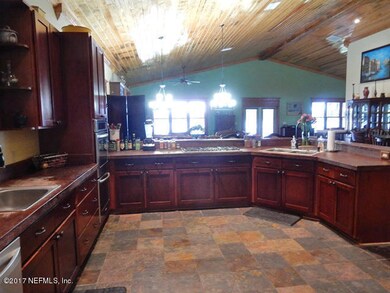 KITCHEN TO FAMILY ROOM