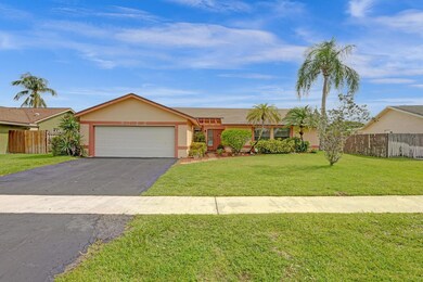 9722 Richmond Cir, Boca Raton, FL 33434 - photo 2