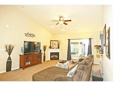 2503 Wildflower Ln, Greenwood, IN 46143 - photo 2