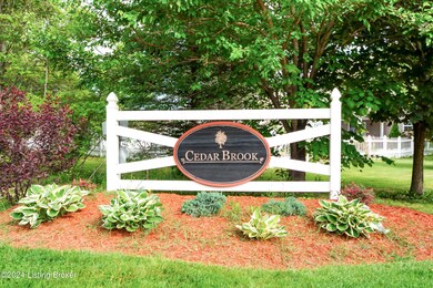 10508 Evanwood Dr, Louisville, KY 40228 - photo 2