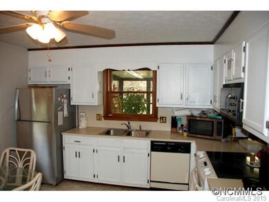 Bright sunny eat-in kitchen