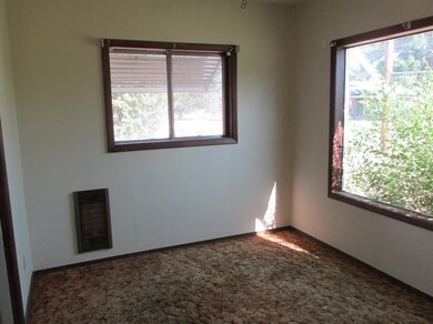 2361 Orchard Ave, Klamath Falls, OR 97601 - photo 4