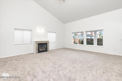 04-Living Room 20220930-DW-4594