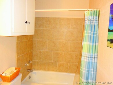 6116 S Madison Place unit A, Tulsa, OK 74136 - photo 7