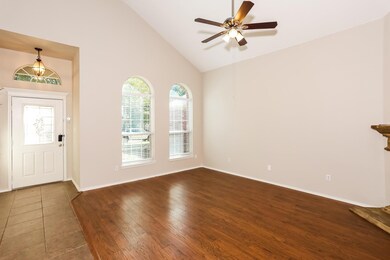 4724 Topaz Ln, Granbury, TX 76049 - photo 3