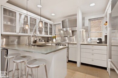 135 E 39th St unit 1CD, New York, NY 10016 - photo 4