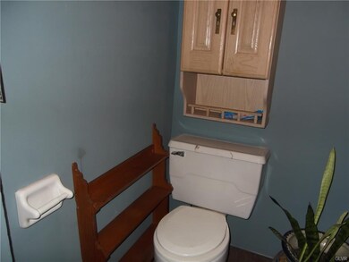 251 E Abbott St, Lansford, PA 18232 - photo 6