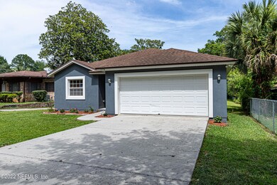 5517 Hyde Park Cir, Jacksonville, FL 32210 - photo 2