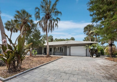 153 N Adams Dr, Sarasota, FL 34236 - photo 2