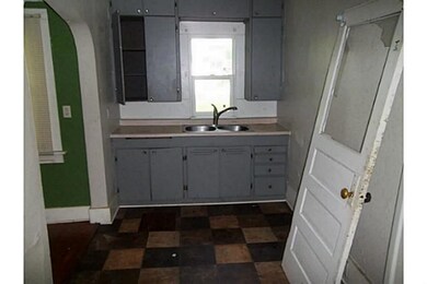 2238 E Walnut St, Des Moines, IA 50317 - photo 5