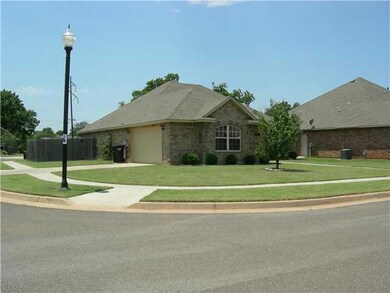 1017 Renita Way, Moore, OK 73160 - photo 3