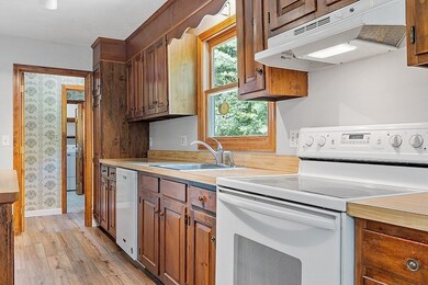 340 Foster St, North Andover, MA 01845 - photo 5