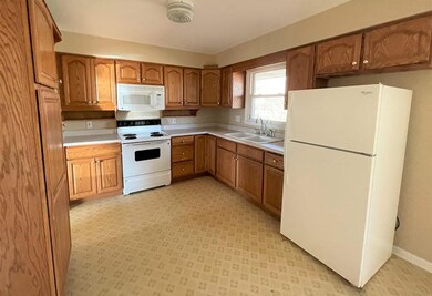 1820 Laurel Dr, Columbus, IN 47203 - photo 4