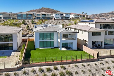 11818 Hillsborough Ln, Los Angeles, CA 91326 - photo 7