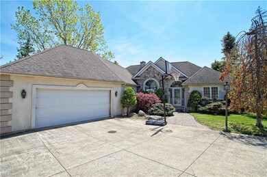 30111 Bonnie View Dr, Wickliffe, OH 44092 - photo 2