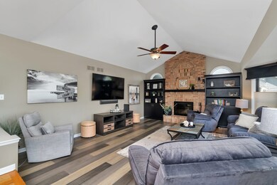 3116 Austin St, Naperville, IL 60564 - photo 4