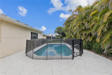 156 SW 126th Ave, Plantation, FL 33325 - photo 3