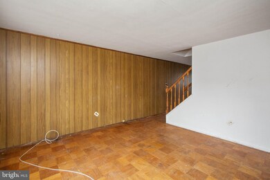 907 Circle Dr, Halethorpe, MD 21227 - photo 6