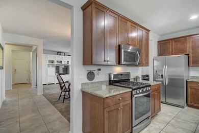 3135 E Ridgewood Ln-13