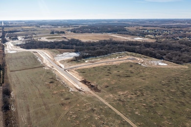 L13B4 Royal Oaks Farm Dr SW, Rochester, MN 55902 - photo 2