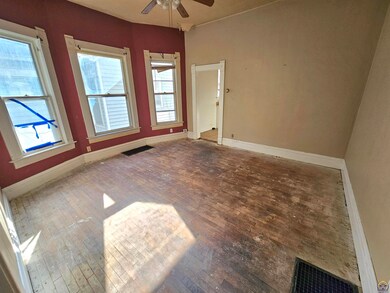 109 SW Clay St, Topeka, KS 66606 - photo 4