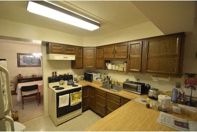 76 Oakridge Dr, Langhorne, PA 19047 - photo 7