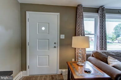 802 Center St, Pottstown, PA 19464 - photo 4