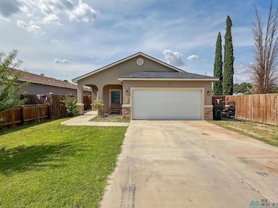 926 Jason St, Carlsbad, NM 88220 - photo 2