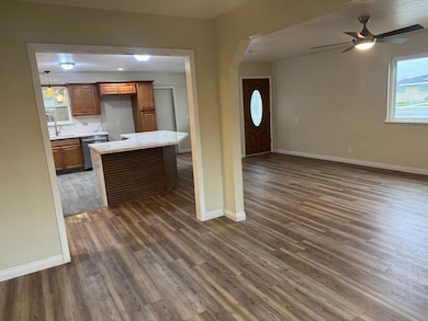 956 E Cinnamon Dr, Lemoore, CA 93245 - photo 6