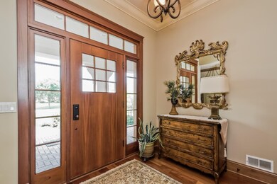 005-Foyer-1779674-medium