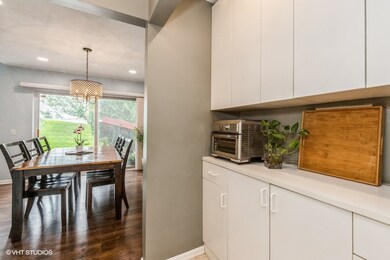 102 Pembroke Cir unit 47C1, Lake Bluff, IL 60044 - photo 5