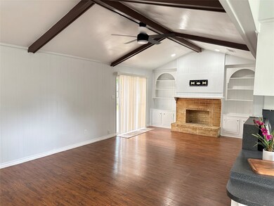 1014 Robinson St, Alvin, TX 77511 - photo 4