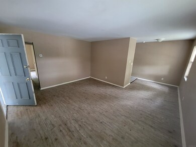 706 Village Ln unit 8, Newburgh, IN 47630 - photo 3