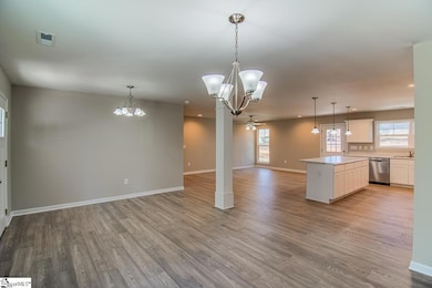 304 Lakeview Dr, Laurens, SC 29360 - photo 6