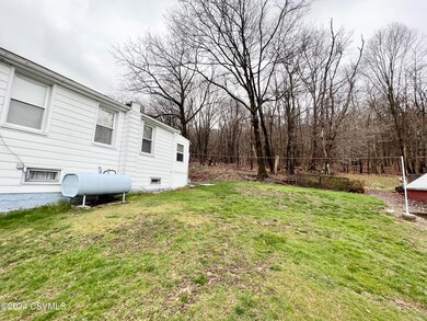 1423 W Independence St, Coal Township, PA 17866 - photo 5