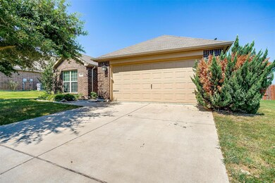 6501 Bluebird Meadows Dr, Joshua, TX 76058 - photo 4